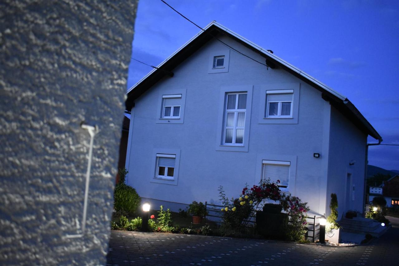 Hotel House Buric Otočac Esterno foto