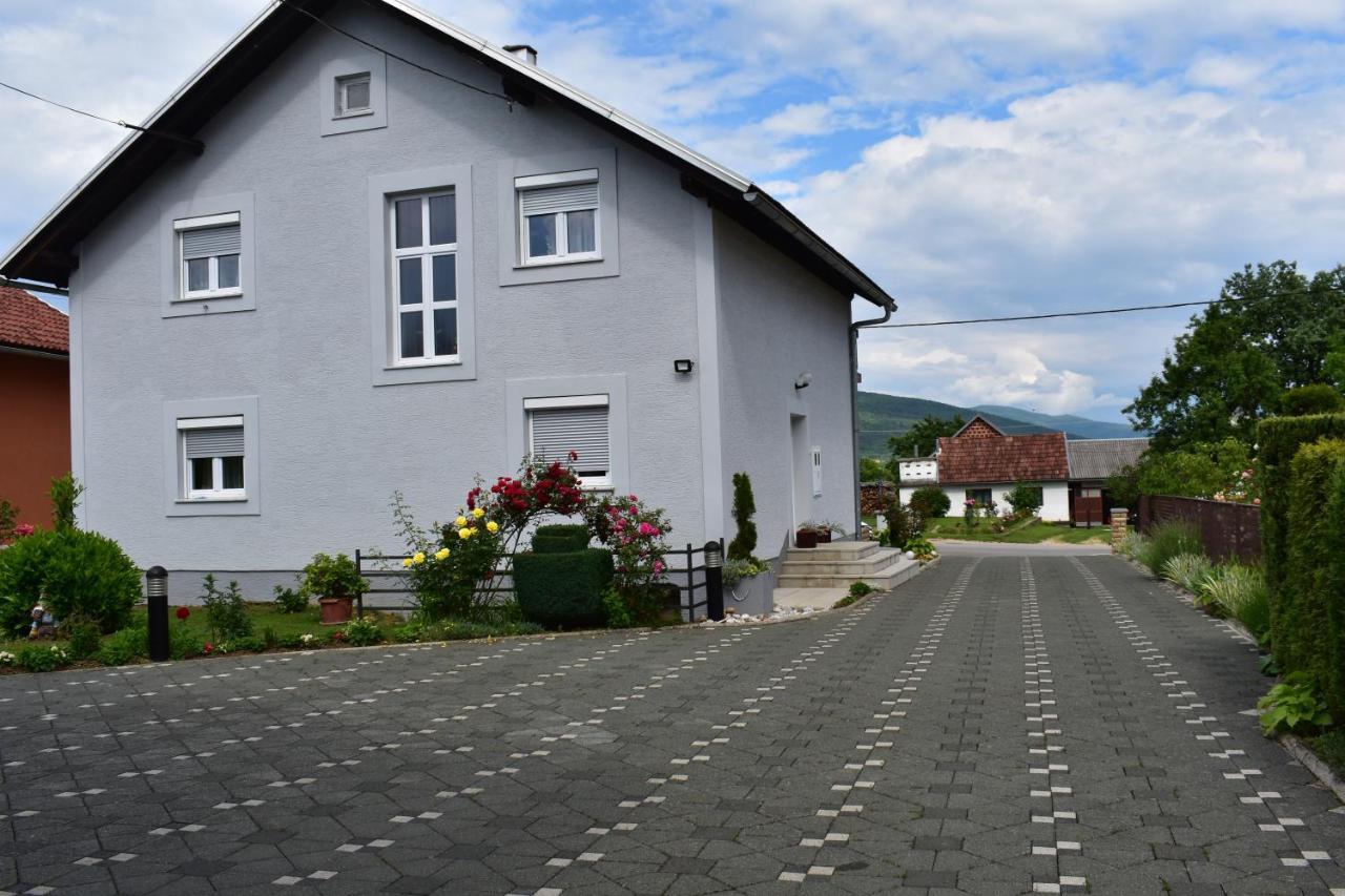 Hotel House Buric Otočac Esterno foto