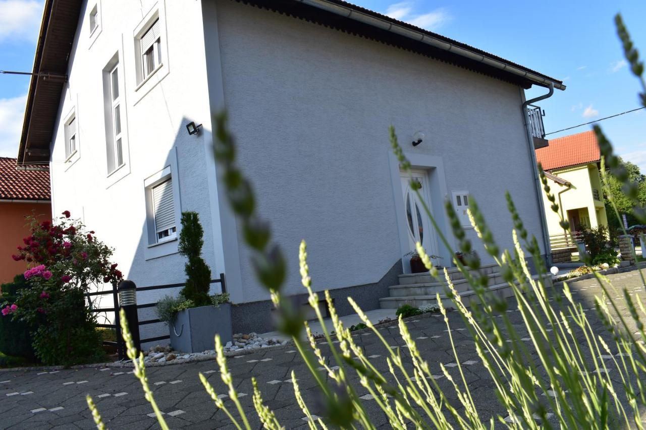Hotel House Buric Otočac Esterno foto