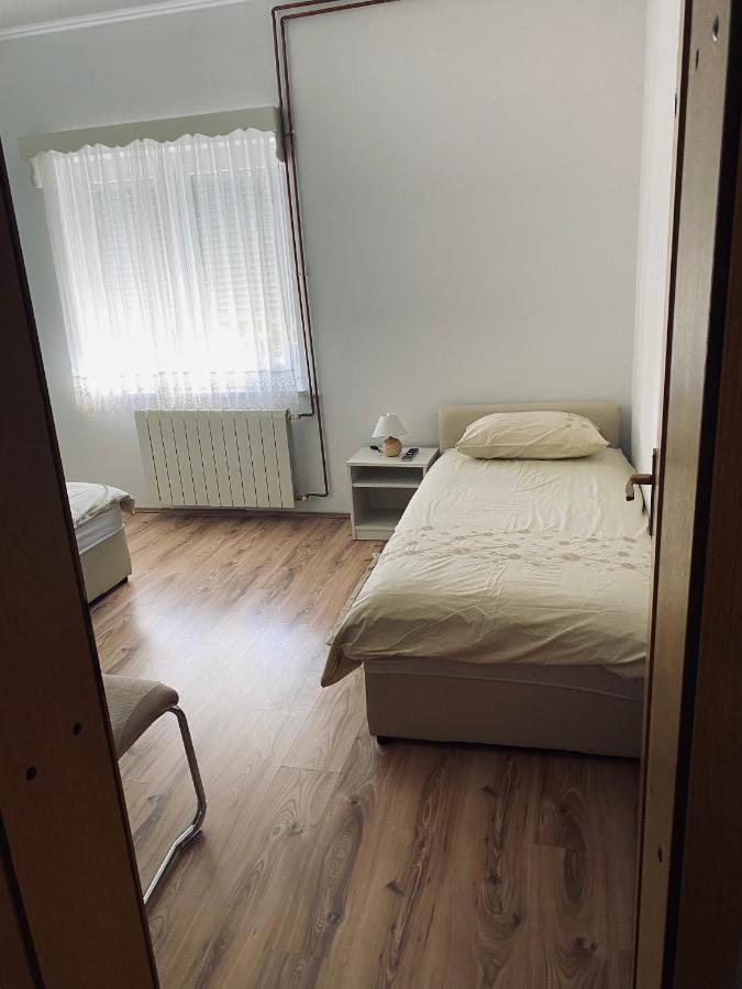 Hotel House Buric Otočac Esterno foto