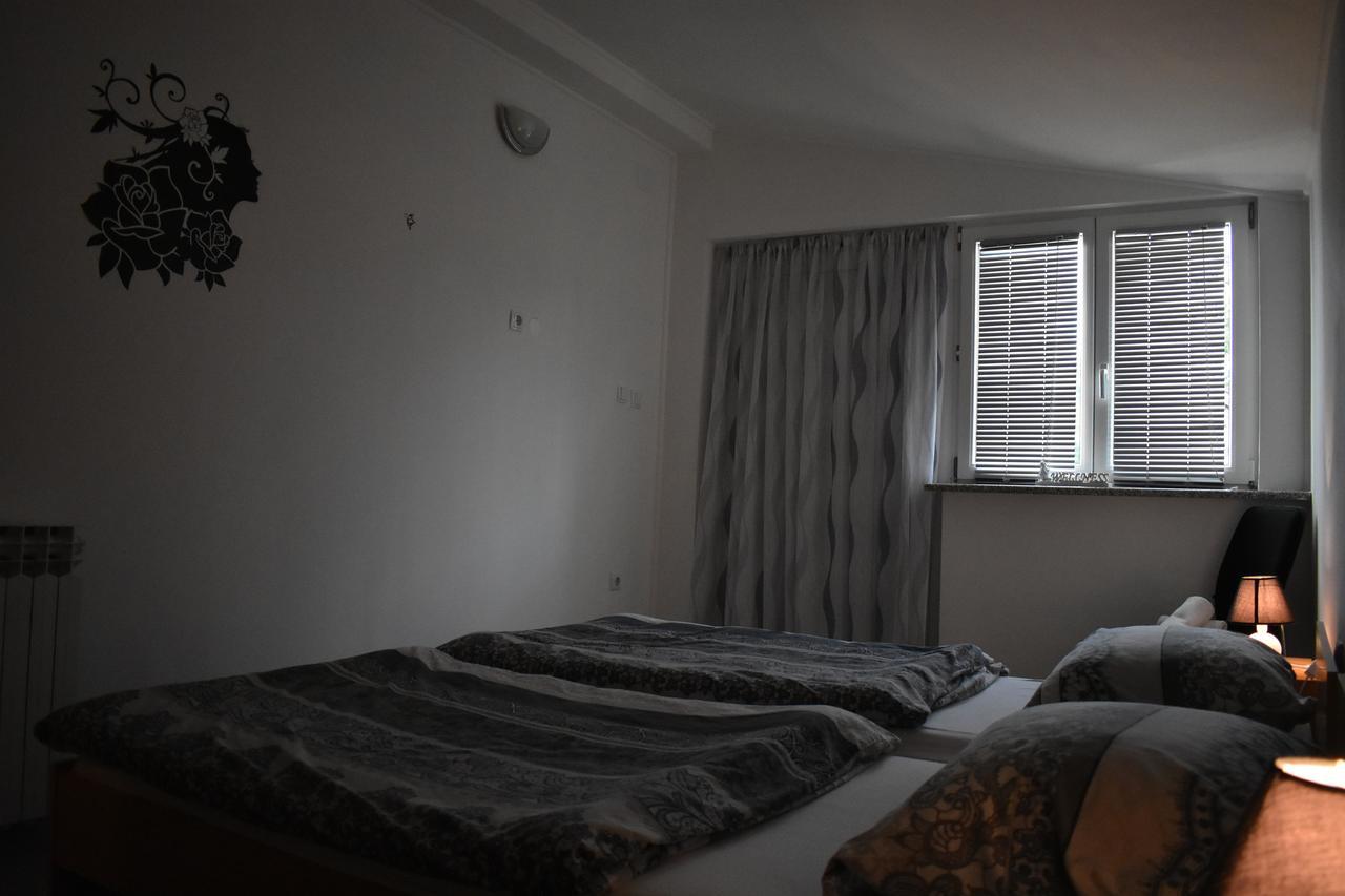Hotel House Buric Otočac Esterno foto